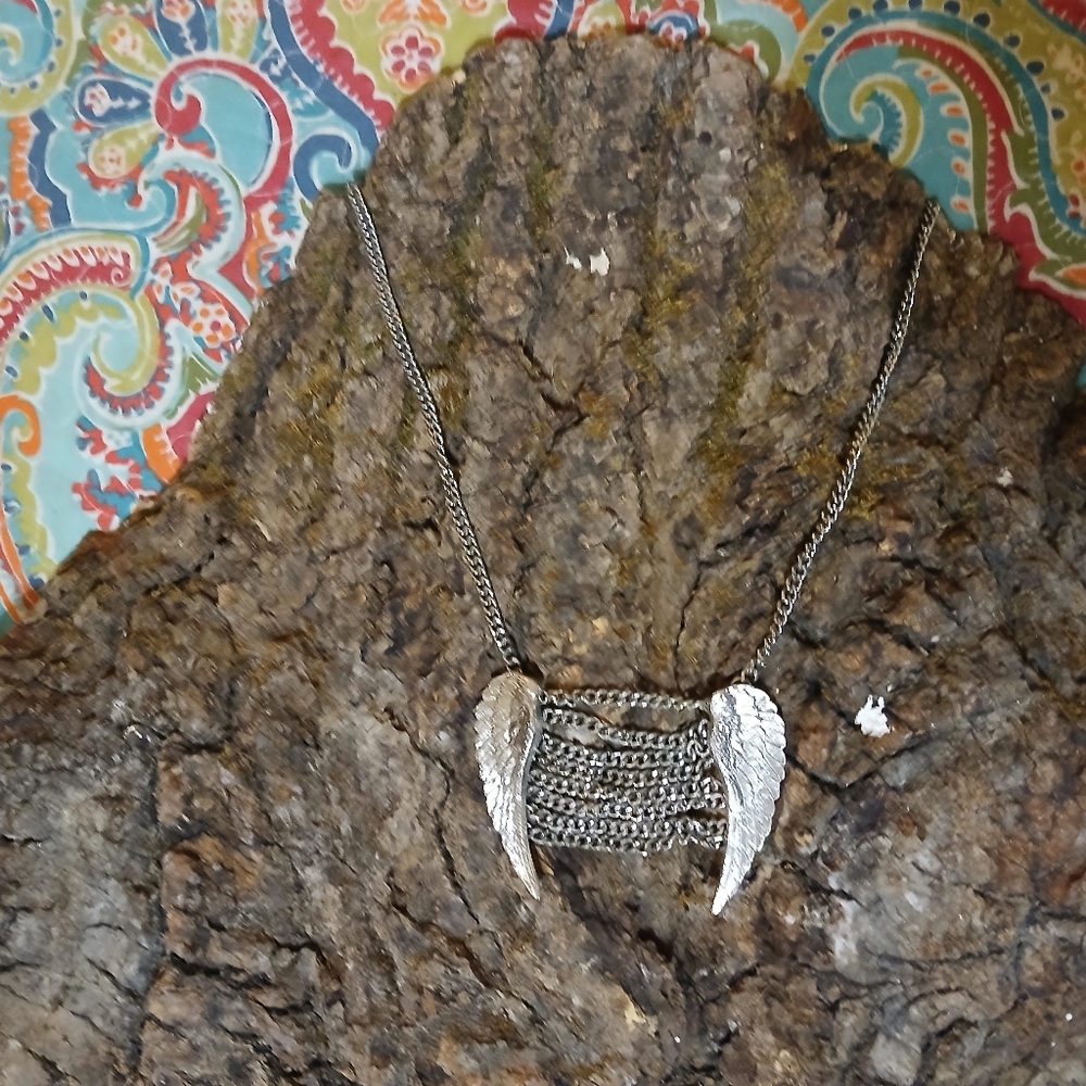 Silver angel wings necklace